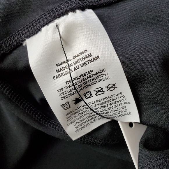 Nike plus Womens midrise Black bike shorts new - Picture 4 of 5